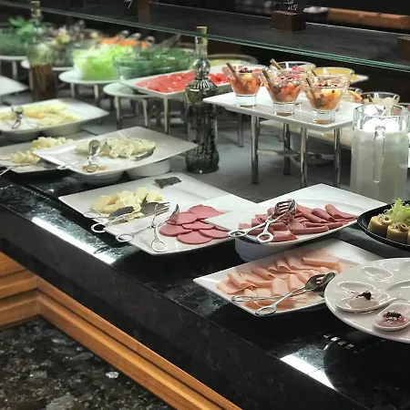- Centre By Ihg Hotel