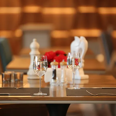 - Centre By Ihg