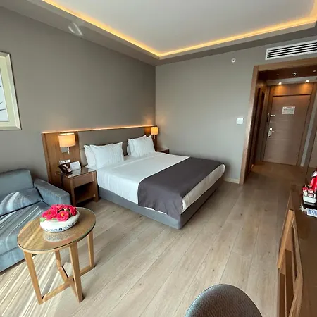 - Centre By Ihg Hotel