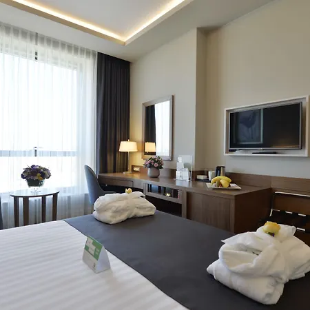 Hotel - Centre By Ihg 4*
