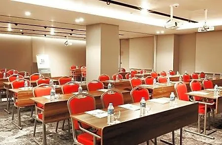 - Centre By Ihg Hotel 4*