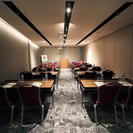 - Centre By Ihg