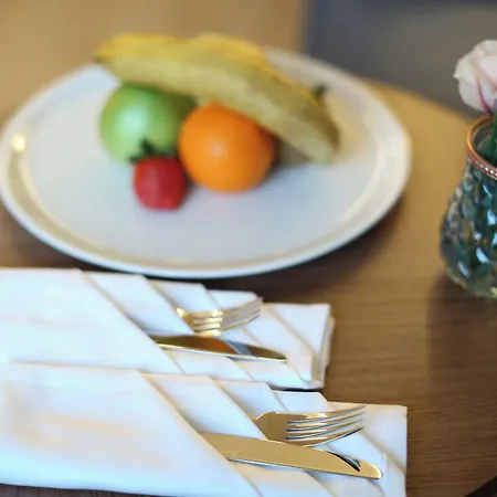 - Centre By Ihg Hotel 4*