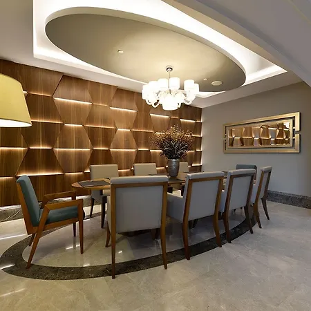 - Centre By Ihg 4*